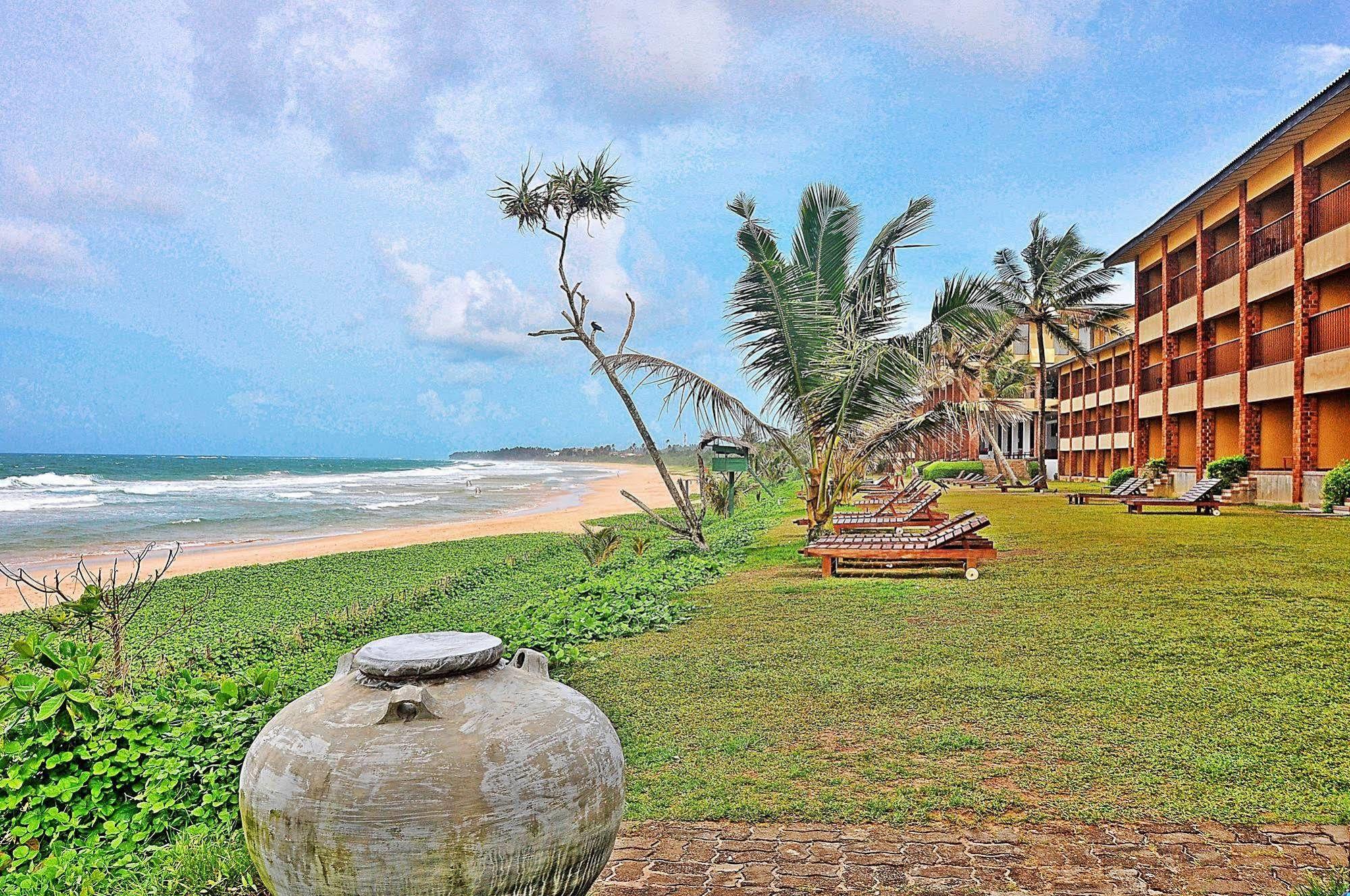 The Long Beach Resort & Spa Koggala Ngoại thất bức ảnh